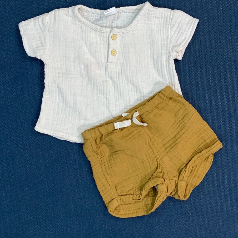 Size 2-4m H&M top and shorts set